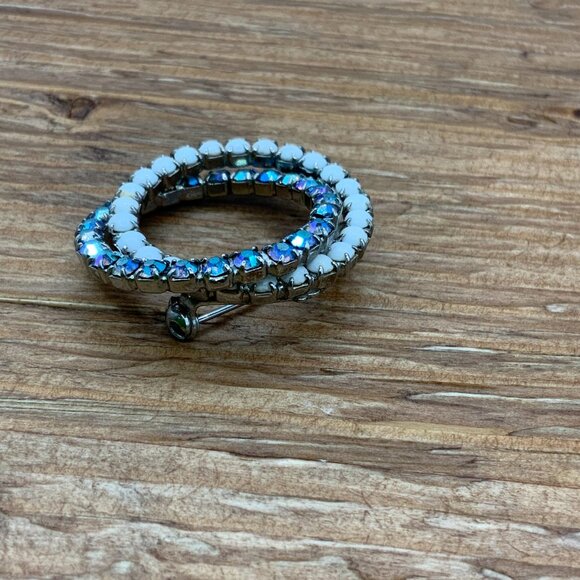 Aurora Borealis Rhinestone White Glass Vintage Infinity Brooch - Picture 3 of 6